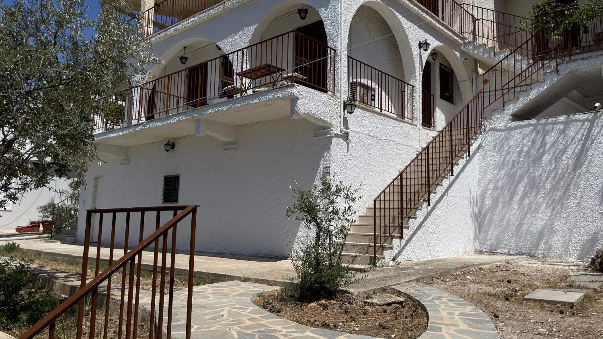 Zenso Studios Tolo Exterior photo